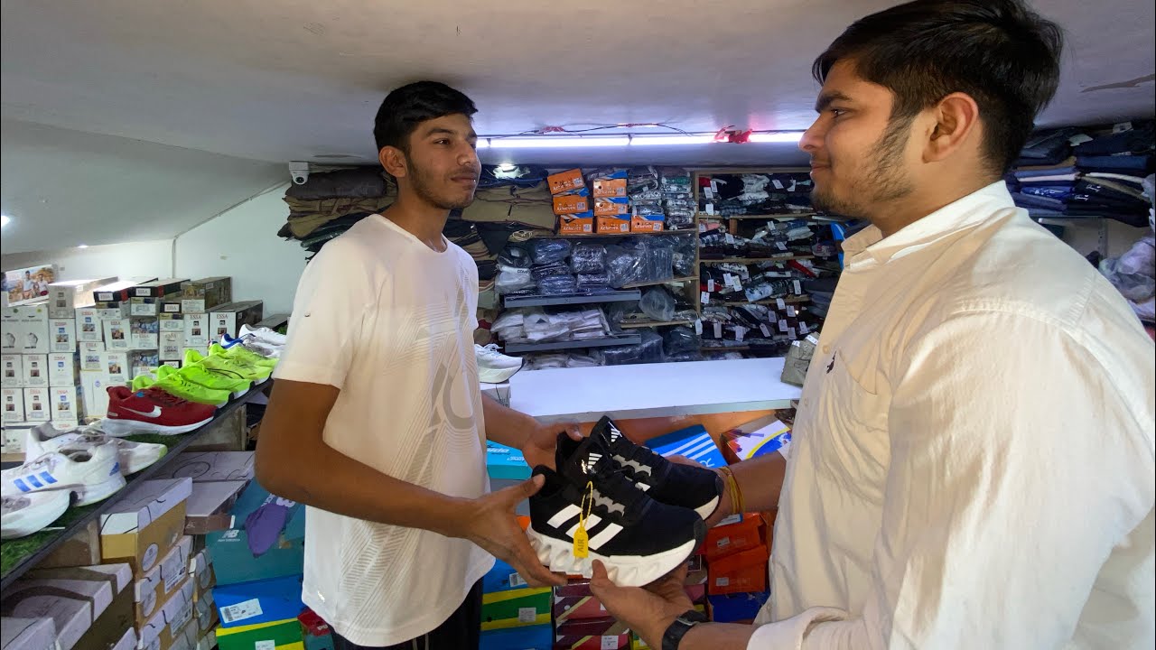 Friend Ke New Sho Ke Chakar Me Sir Kharab 😤