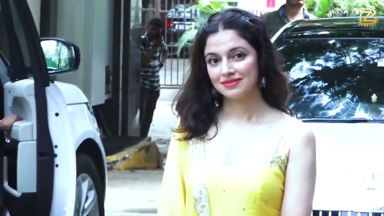 Divya koshala kumar & Varun Dhawan ❤️T series@Zoombollywood