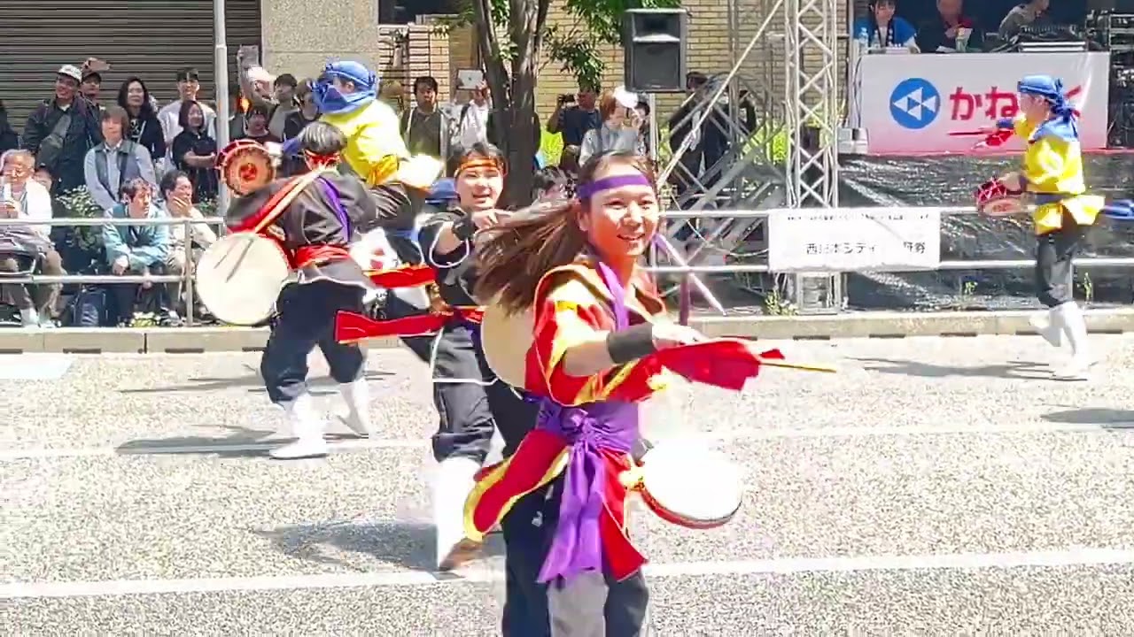 琉球國祭り太鼓 博多どんたく2025 - YouTube