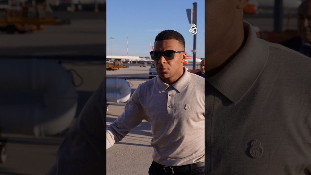👔 Dressed to impress.@louisvuitton