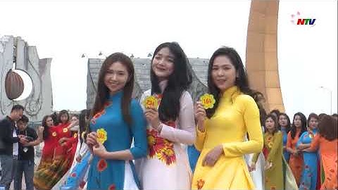 Cửa Lò khai mạc Lễ hội áo dài Hoa Cúc biển 2023.