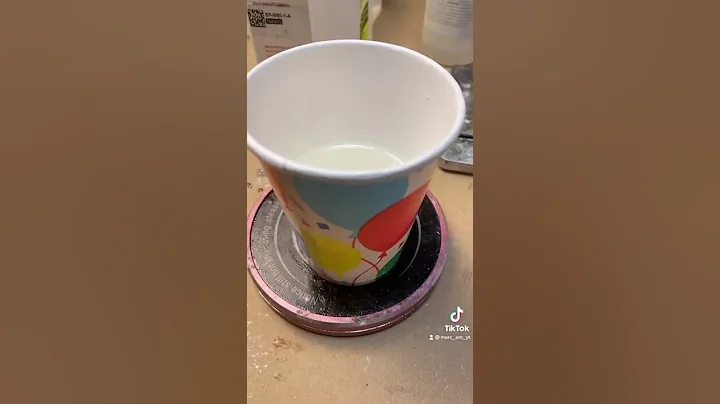 How to get bubble free resin without a pressure pot or vacuum chamber #shorts #resin #bubblefree