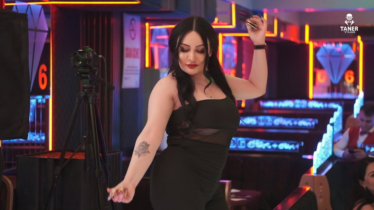 Ayaşlı Özcan Yanık Meyra Hem Delisin Hem Hanım Ebrum Gelmiş İzmir’den