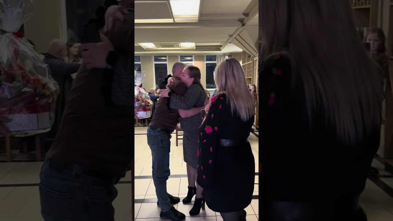 Surpriză și felicitare cu ziua de naștere scumpului naș,Domnul Petrică de la hinu Valeric cu familia