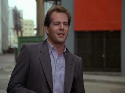 Bruce Willis shenanigans from Moonlighting