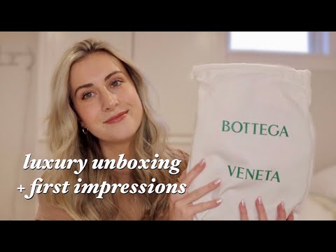 BOTTEGA VENETA MINI LOOP  UNBOXING & FIRST IMPRESSIONS 