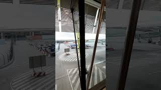 Was Tun Sie Wenn Sie Am Flughafen Auf Ihren Nchsten Flug Warten