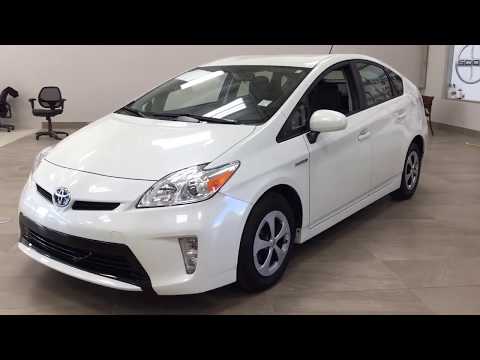 2014-toyota-prius-review