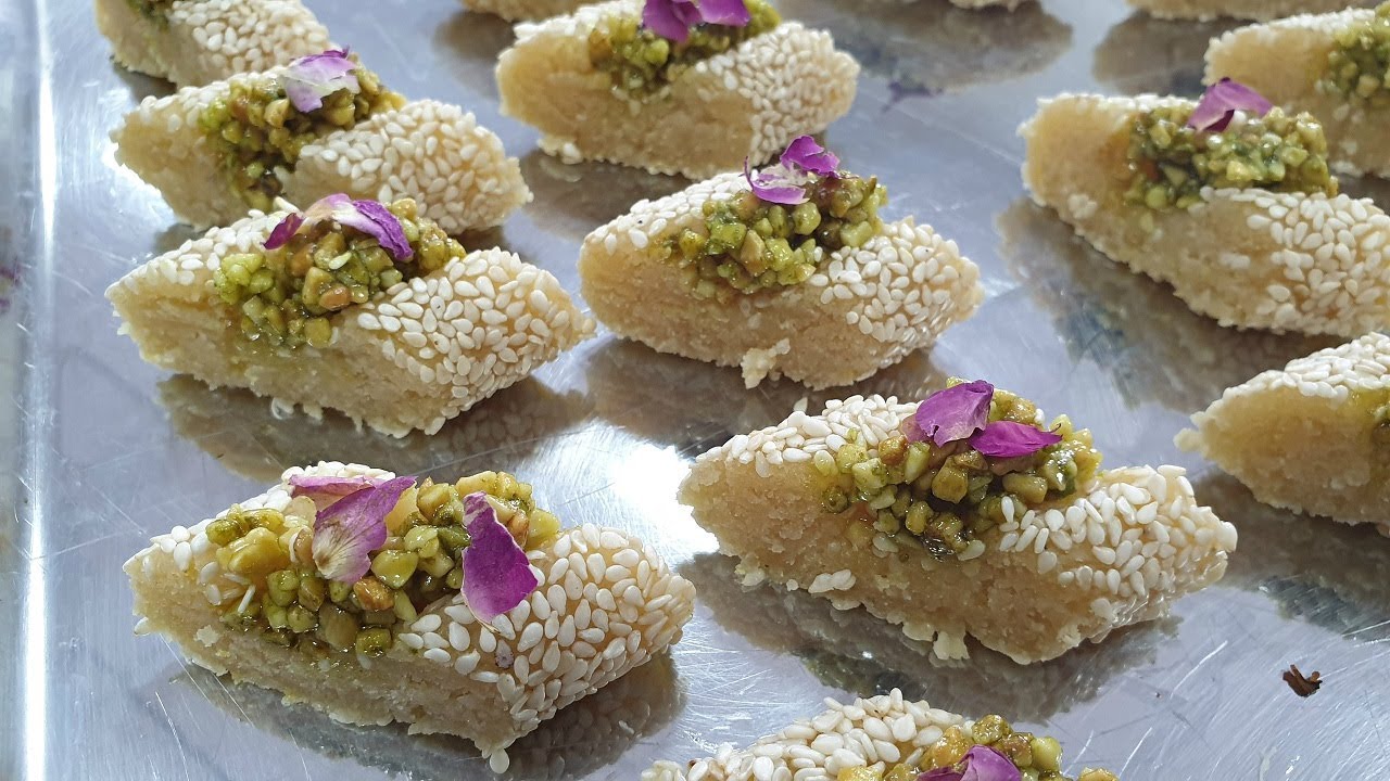 حلوة اللوزالمعلكة من اسهل واجمل والذ الحلويات لي كتوجد بسرعة/Gateau aux amandes