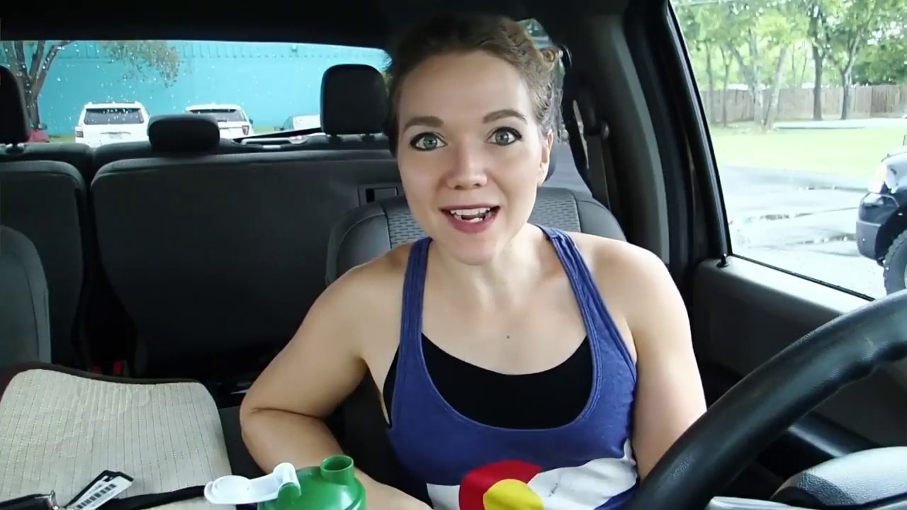 Bodybuilding and Fitness Expert FEMALE VEGAN BODYBUILDER DAY OF