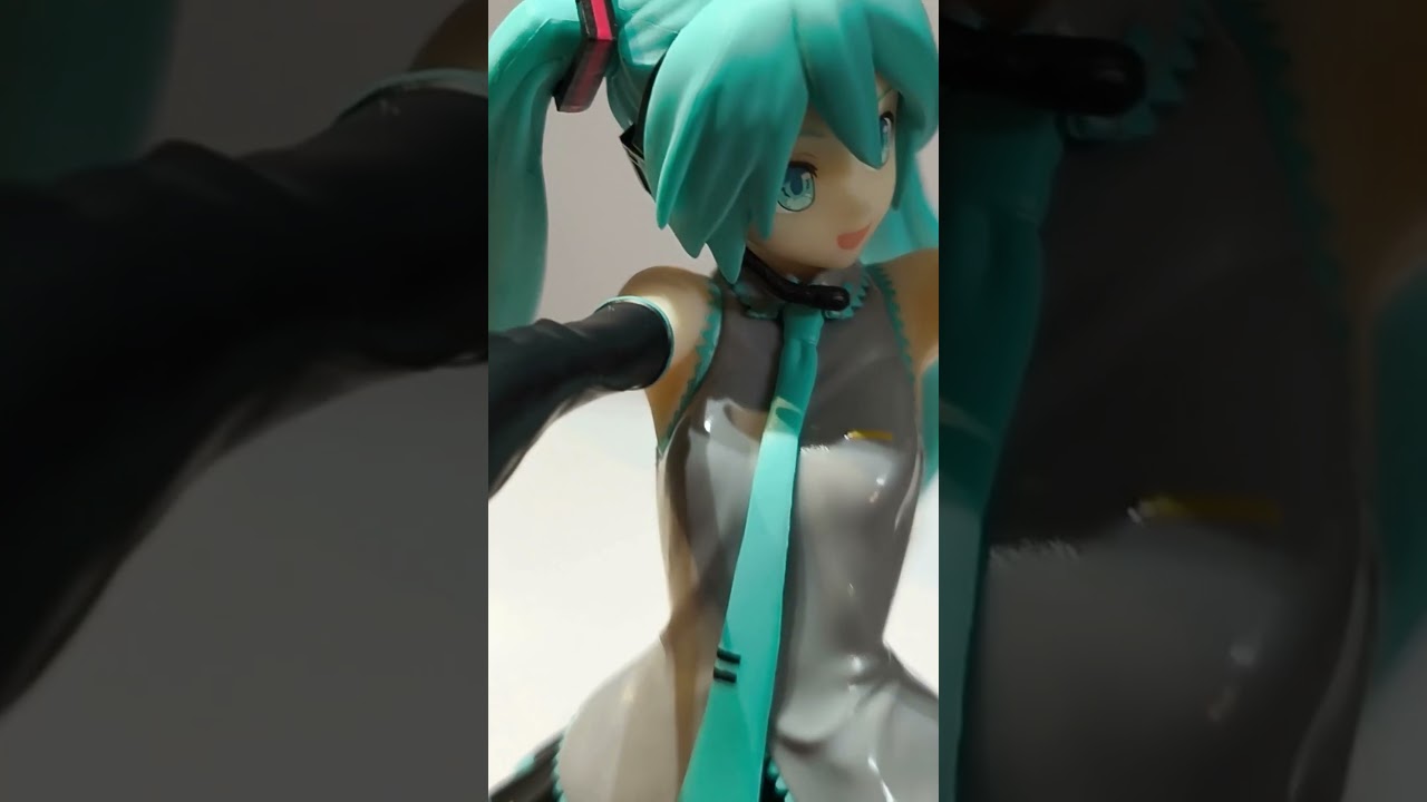 🌐 ¡Celebramos 15 años de magia vocal con Hatsune Miku! 🌐