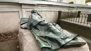 картинка: МОГИЛА М. ЛОМОНОСОВА. Интересные надгробия. Предлагали переночевать на кладбище.