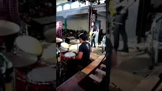 Preparando El Rock Para Sacudir El Craneo Con Garrobos.