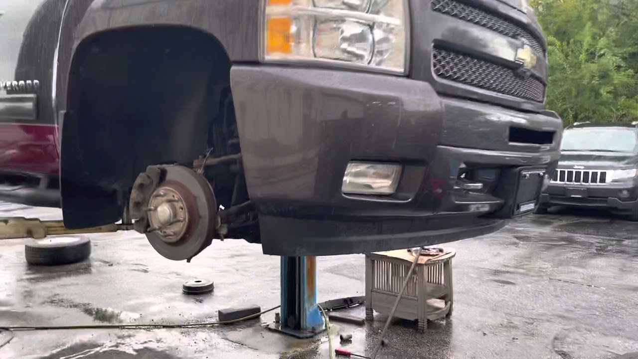 2010 Chevy Sliverdo 1500 Front struts Replacement