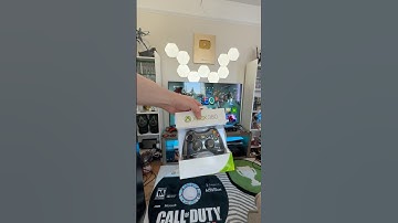 Unboxing a brand new Xbox 360 controller.