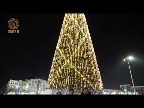 Рамзан Кадыров с семьёй прогулялся по Грозному