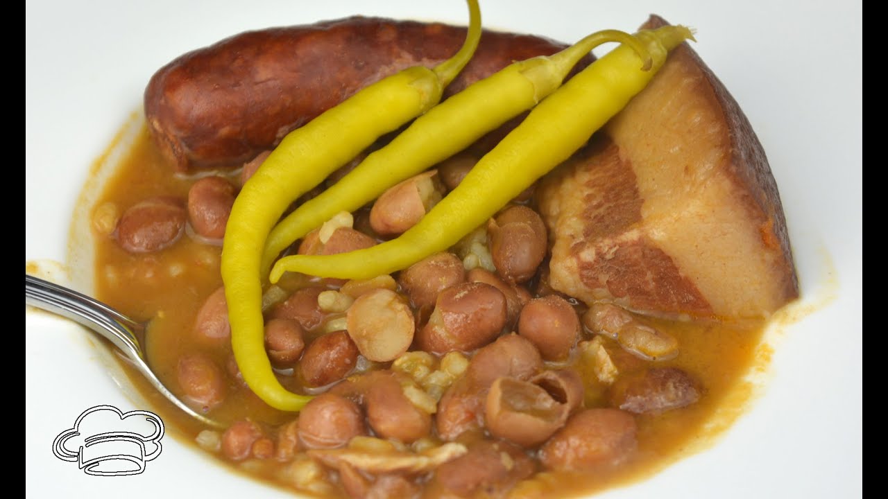 Alubias pintas con arroz, chorizo y tocino de papada