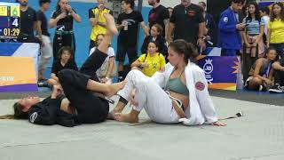 La mejor lucha del Abierto de Guayaquil de Jiu Jitsu Brasileño: Samantha Saenz vs Camila Andrade.