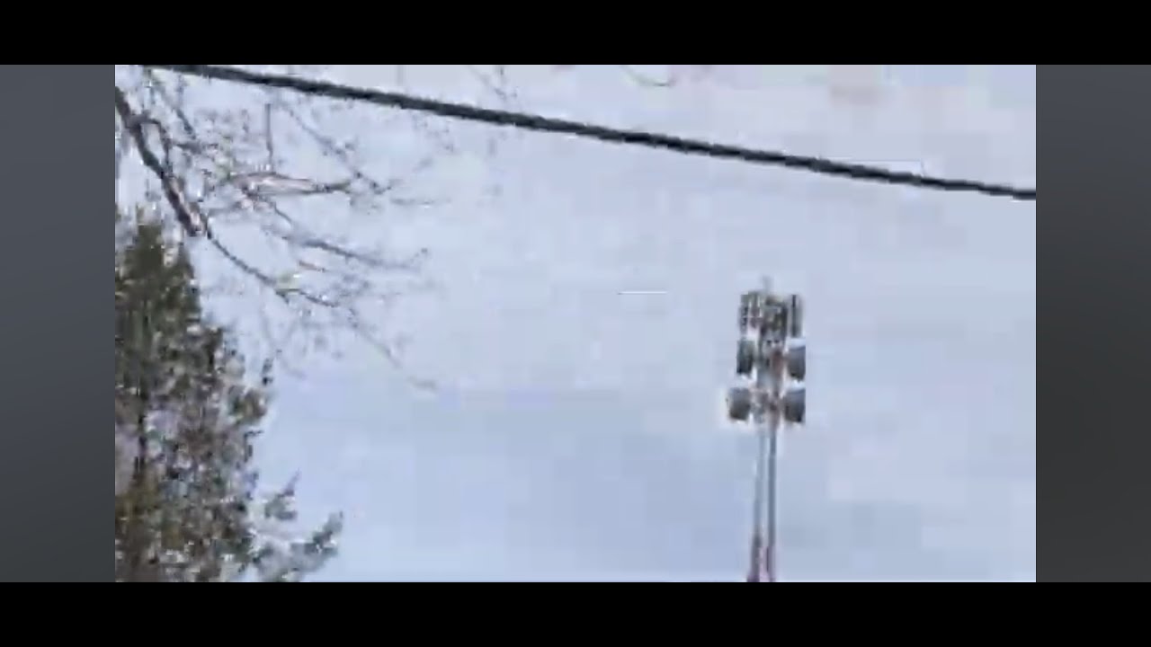 Tower in Middlebury, Indiana with a Dialight D-1RW LED on day mode.