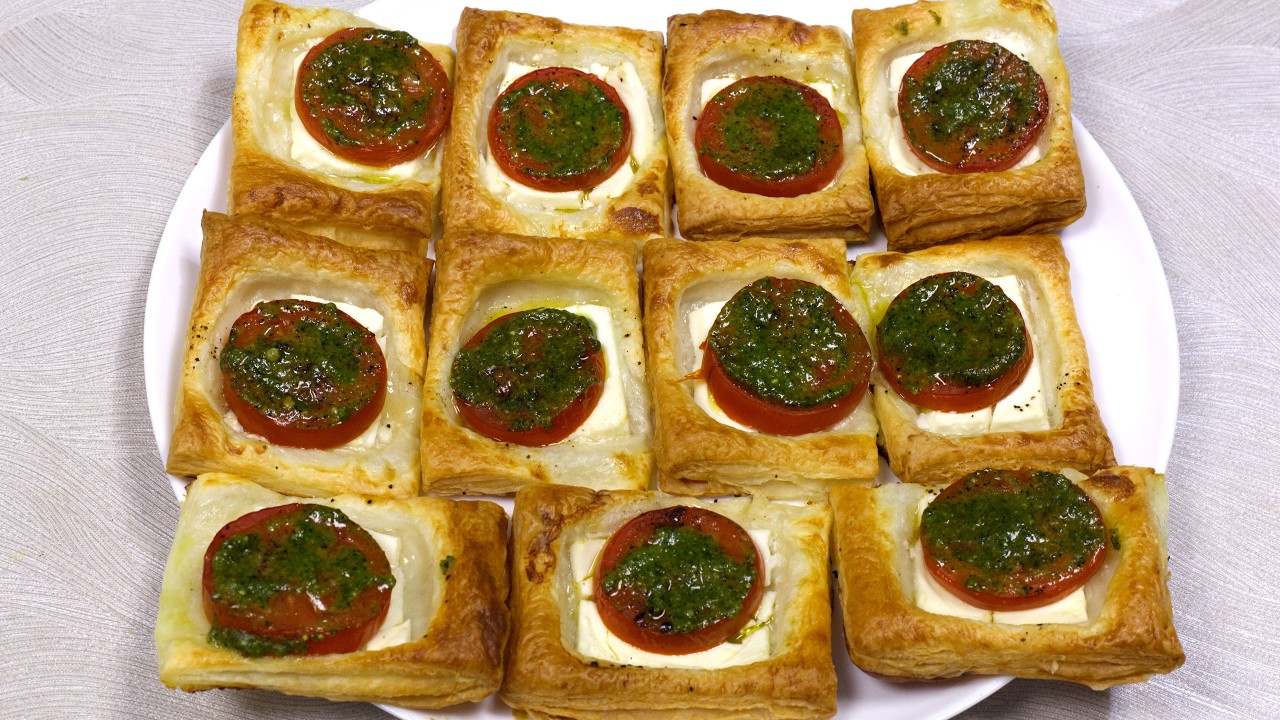 Ciasto Francuskie z Fetą i Pomidorkami - Chrupiące Ciastka z Sosem Pesto