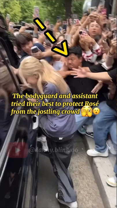 Bodyguards and assistants tried to help Rosé escape the crowd #shorts #blackpink #rosé