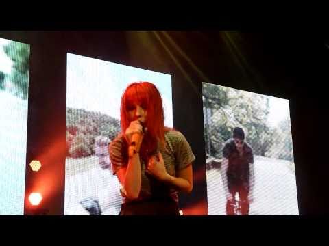 Looking Up - Paramore in Sydney 15.10.10 [HD]