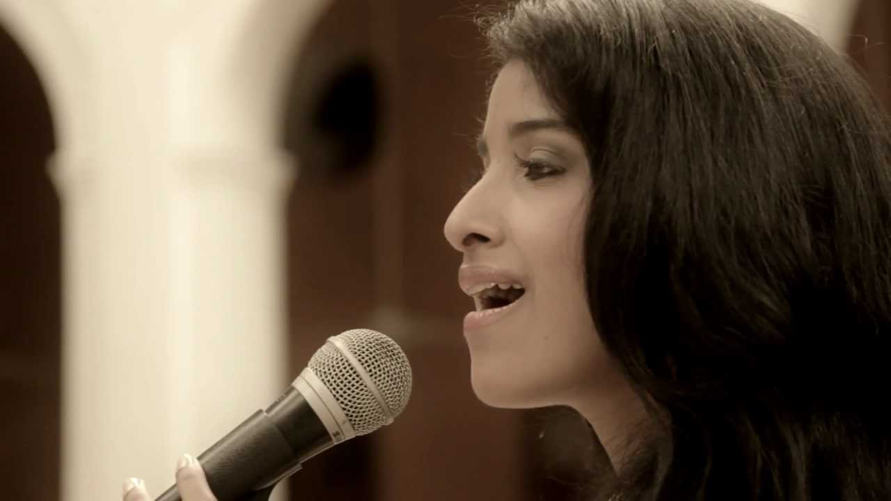 Contigo en la distancia IKIRA BARU