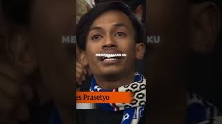 saya turut berduka cita atas kematian nya Aremania salam dari Persija🧡💙🧡💙🥺