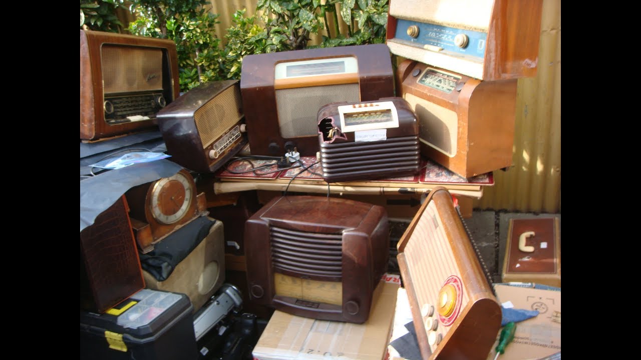 Vintage Tube / Valve Radio & Bakelite Bush  For restoration Spare or Repair