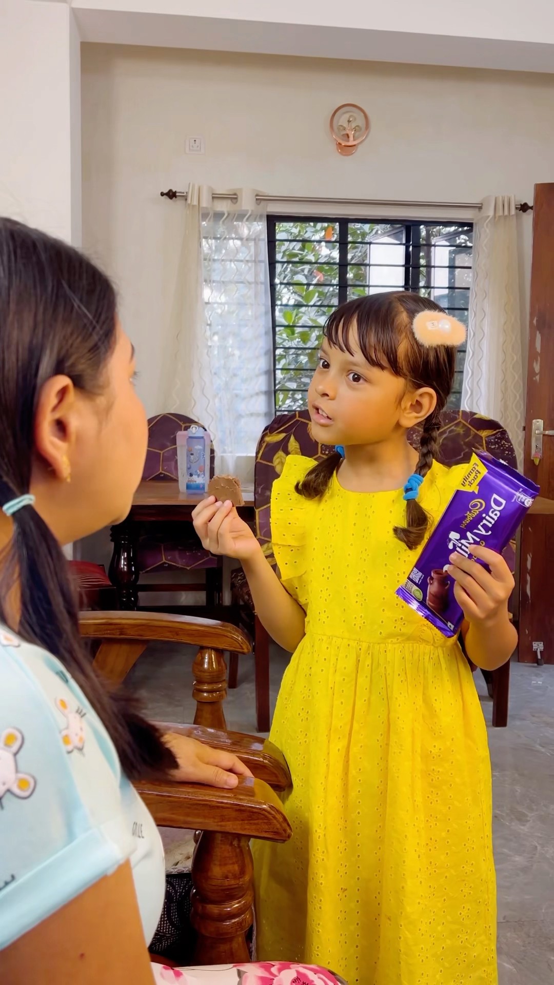 Didi Ne Reedishna Ko Chocolate Nehi Di