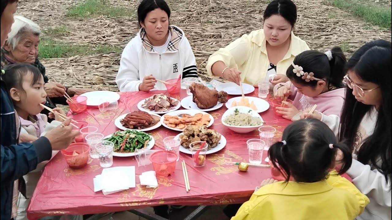 Đám Cưới Nhà Gái Ở Trung Quốc Buồn Hắt Buồn Hiu.