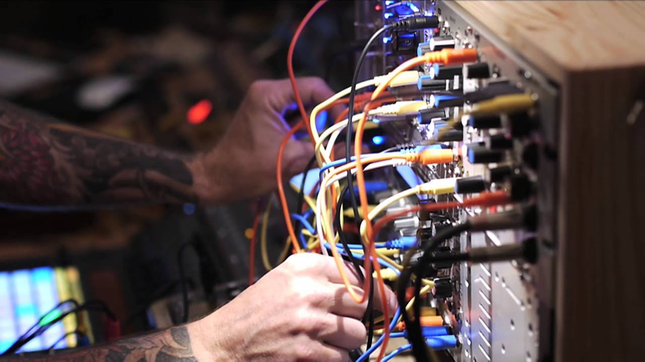 Timefrog 3, Turing Machine and Morphing Terrarium Make Asymetrical Atmospheres