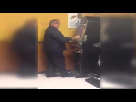 მამაკაცი როგორ ნერვიულობს როდესაც აგებს