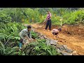 The extraordinary talent of the small family in the mountains: Build a new road using stones.