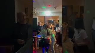 Download Lagu KARAOKE 🎤 🔊 🕺 💃 Singing and Dancing on a Wild Saturday Down the Pub #dance #party #karaoke MP3