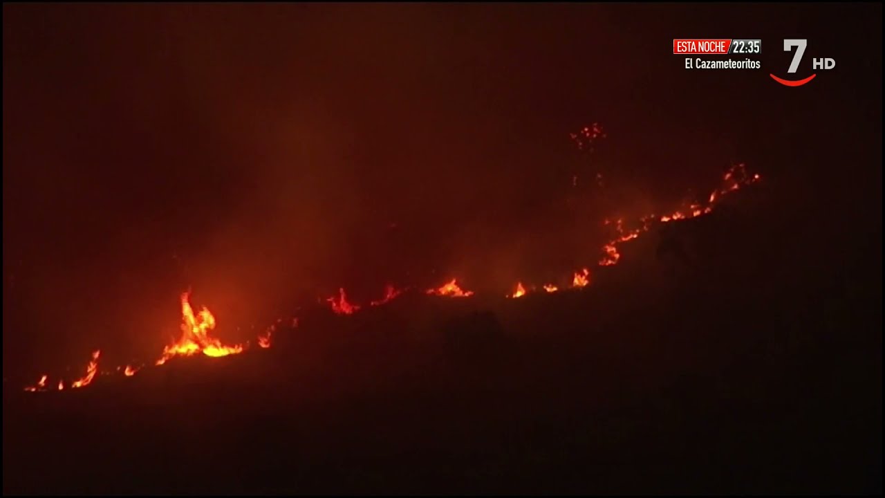 Dolor, impotencia e incertidumbre: las palabras que definen el incendio de Navalacruz | Extra