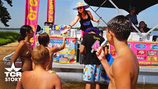 This Lake Conroe Couple Is Redefining the Ice Cream Truck
It’s 100 degrees on Lake Conroe, and suddenly you hear it—that nostalgic ice cream truck jingle. But it’s not coming from the street… it’s coming from the water.
Meet Brittany and Ryan Stirpey, a healthcare couple who turned a spontaneous lakeside idea into one of the most joyful small businesses in Texas. The Lake Conroe Ice Cream Boat is exactly what it sounds like: a floating ice cream truck that delivers smiles (and SpongeBob bars) directly to swimmers, boaters, and shoreline families.
With 26 flavors, a lot of heart, and a mission to bring a little joy to peoples weekends, this couple is building more than a business—theyre creating community.
👉 Subscribe for more stories that mix entrepreneurship, kindness, and a little bit of sugar.
Lake Conroe Ice Cream Boat
https://www.conroeicecreamboat.com
Tik Tok â–ş https://vm.tiktok.com/ZMR7EpeVw/
Facebook â–ş https://www.facebook.com/TexasCountryReporter
Instagram â–ş https://www.instagram.com/texascountryreporter
Texas Country Reporter
Episode #: 1959
Original air date: 3-15-2025 This Lake Conroe Couple Is Redefining the Ice Cream Truck
