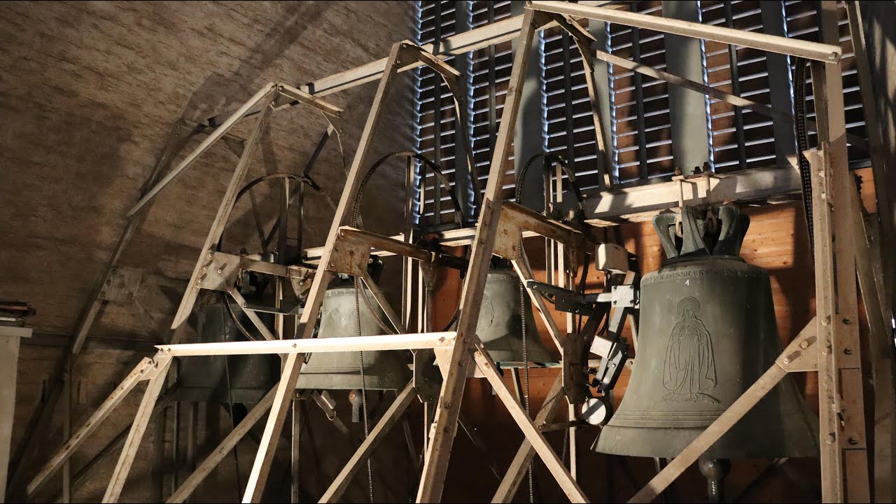 Schweinfurt (SW) Glocken der kath. Pfarrkirche Maria Hilf in der Gartenstadt (Turmaufnahme)