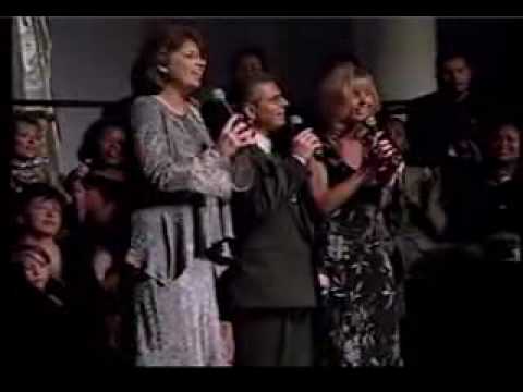 The Heritage Singers: "Someone is praying for you"