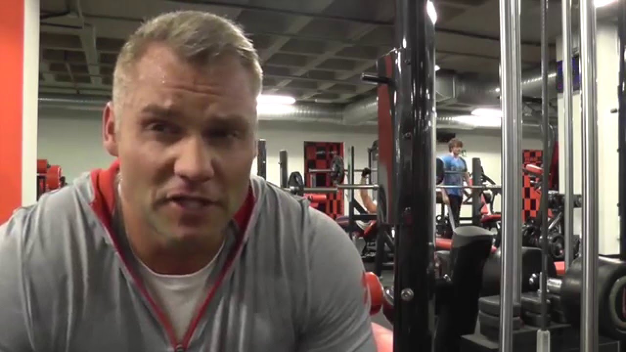 Trenink na zada - Martin Mester IFBB PRO Mens Physique - YouTube