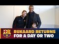 Frank Rijkaard drops by Barça's workout! の動画、YouTube動画。