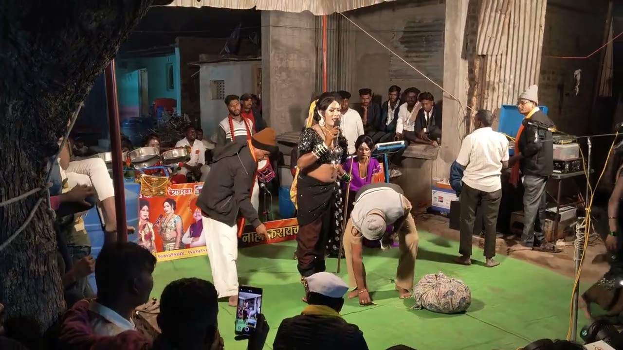 #कशी झाली पैशाची बारिश# पार्टीच्या मालकिन सिमरनराणी यांनी गायले (फास पारधी) समाजात एक गाणं 