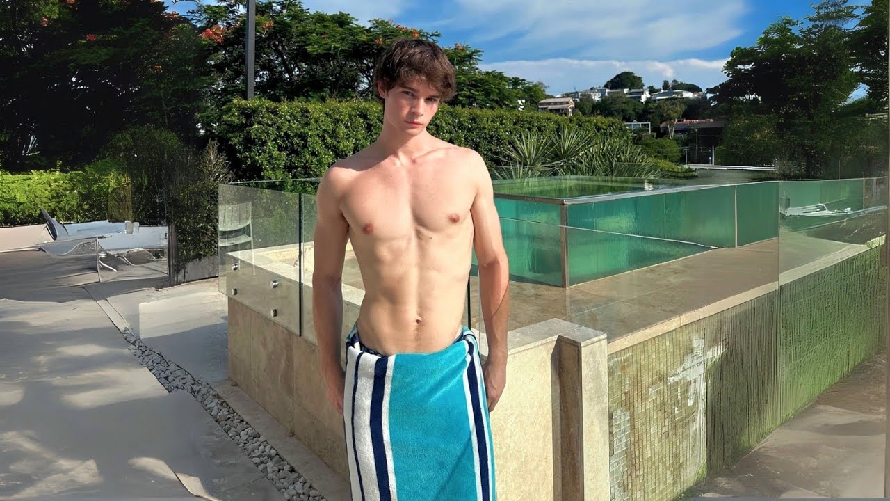 Super Stunning Young Digital Creator | FINNY