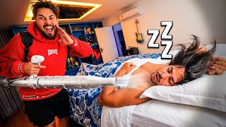TROLLAGEM - ACORDEI OS MEUS AMIGOS COM UM SOPRADOR GIGANTE !!! 🤣🤣
