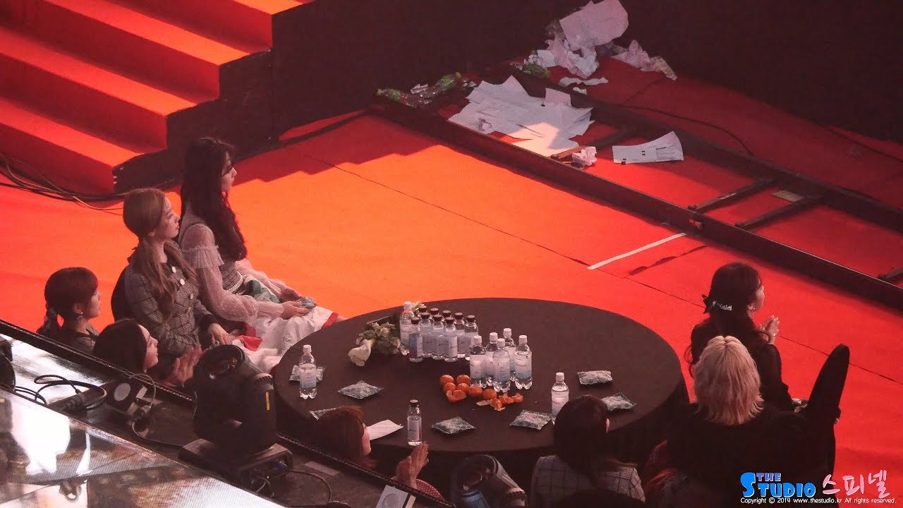 190123 트와이스 TWICE to 아이콘 iKON Stage Reaction 리액션 4K 직캠 @ 가온차트 어워즈 by Spinel