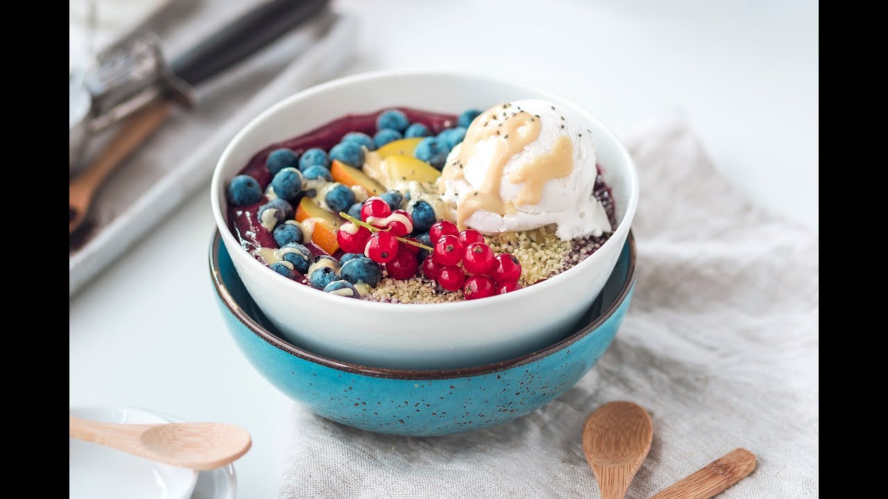 ACAI SMOOTHIE BOWL // best summer recipe - YouTube