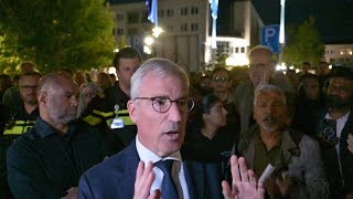 Download Lagu Grimmige sfeer bij AZC-protest Uithoorn: ‘Onze kinderen worden allemaal Lisa’s’ MP3 Download Lagu Grimmige sfeer bij AZC-protest Uithoorn: ‘Onze kinderen worden allemaal Lisa’s’ MP3