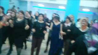 Bi̇r Ömür Aşk Öpüşü Var