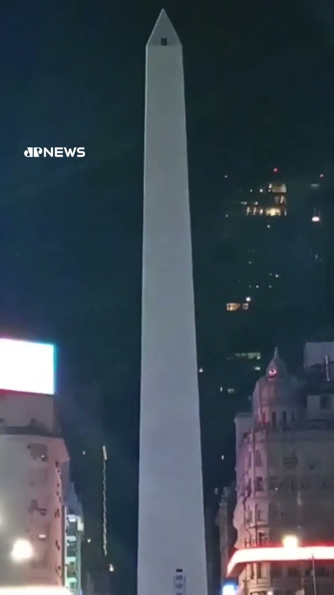 Buenos Aires homenageia o Papa Francisco durante internação em Roma #shorts