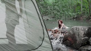 YOUNG GIRL Solo Bushcraft Survival And Camping In The Wild | Bathing And Cooking